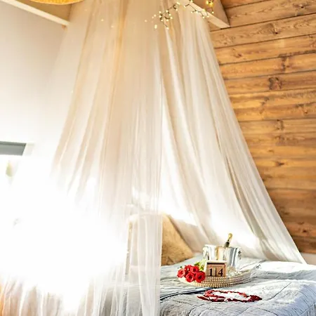 Pod Mazurskim Niebem Boho Holiday park *